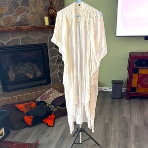 FREE PEOPLE! Elegant White Lace Kimono